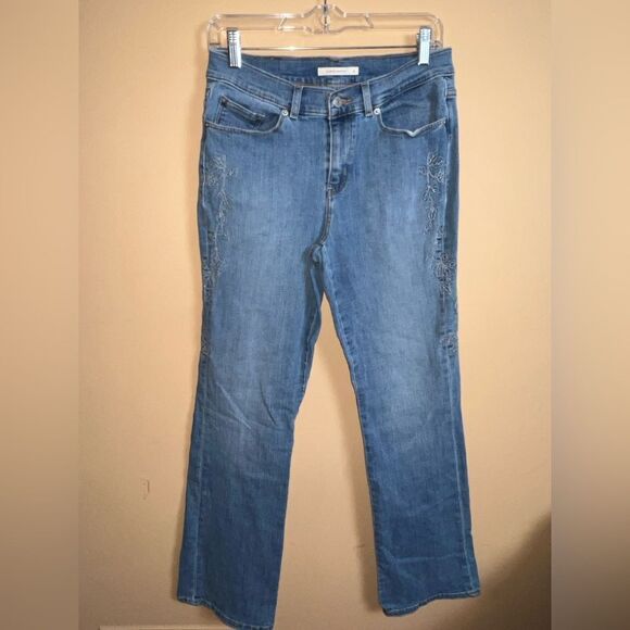 Levi’s 90’s Style Women’s Classic Bootcut Embroidered Floral Vine Side Size 6 - Picture 1 of 10
